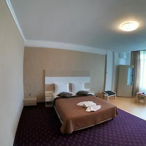 Hotel Mon Caprice, Bukarest