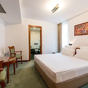 3* מלון Duke Romana Center