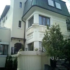 3* מלון Cornelia