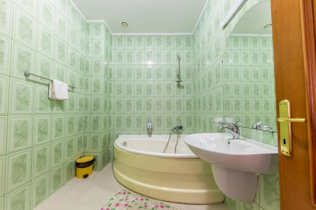 בוקרשט Hotel Amphitryon